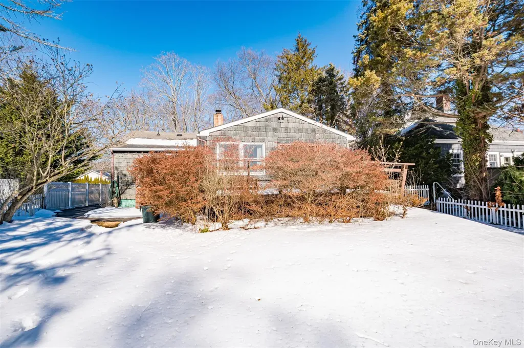 18 Annetta Avenue Smithtown NY 11787
