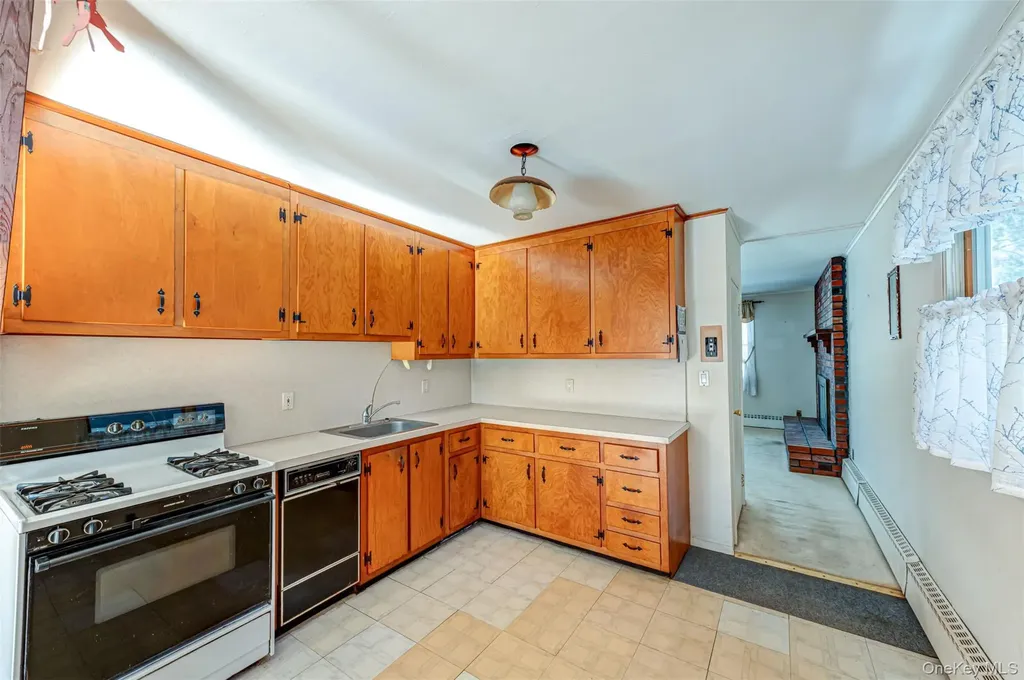 18 Annetta Avenue Smithtown NY 11787