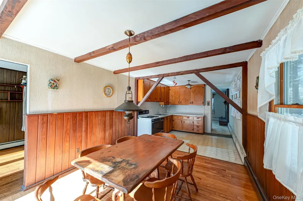 18 Annetta Avenue Smithtown NY 11787