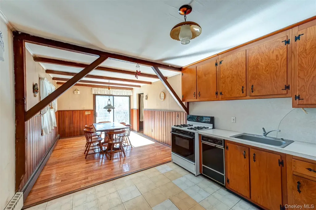 18 Annetta Avenue Smithtown NY 11787
