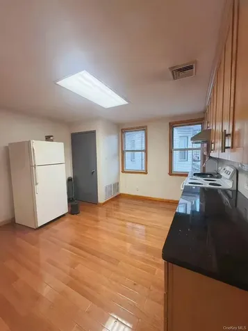 116-14 Myrtle Avenue Richmond Hill NY 11418