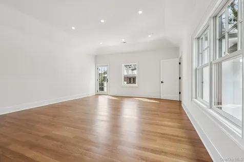 15 High Point Terrace Scarsdale NY 10583