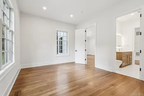 15 High Point Terrace Scarsdale NY 10583