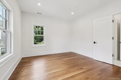 15 High Point Terrace Scarsdale NY 10583