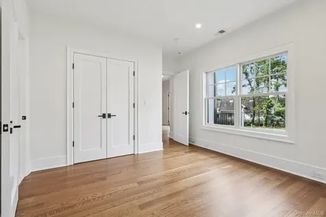 15 High Point Terrace Scarsdale NY 10583