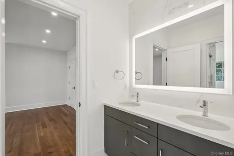 15 High Point Terrace Scarsdale NY 10583
