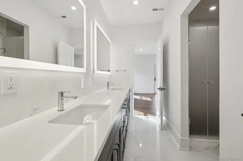 15 High Point Terrace Scarsdale NY 10583