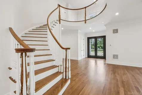 15 High Point Terrace Scarsdale NY 10583
