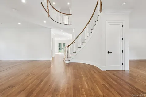 15 High Point Terrace Scarsdale NY 10583