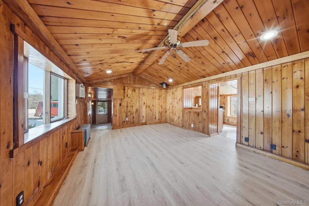 86 Carpenter Road New Hampton NY 10958