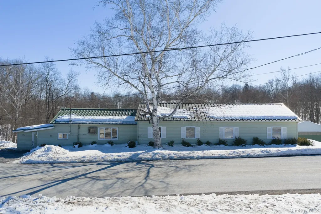 86 Carpenter Road New Hampton NY 10958