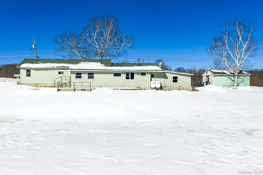86 Carpenter Road New Hampton NY 10958