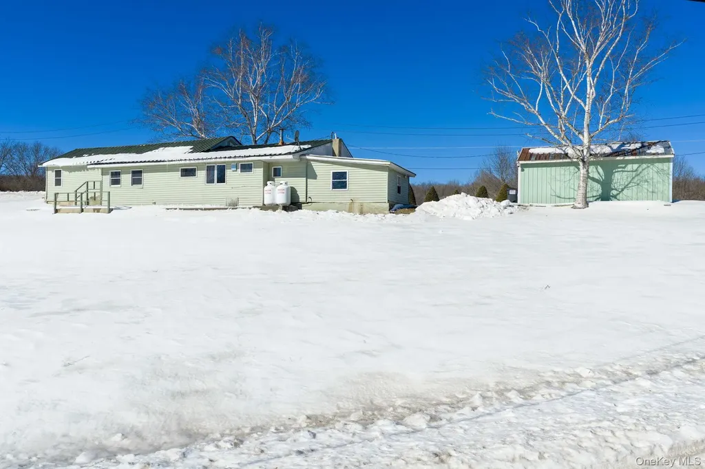 86 Carpenter Road New Hampton NY 10958