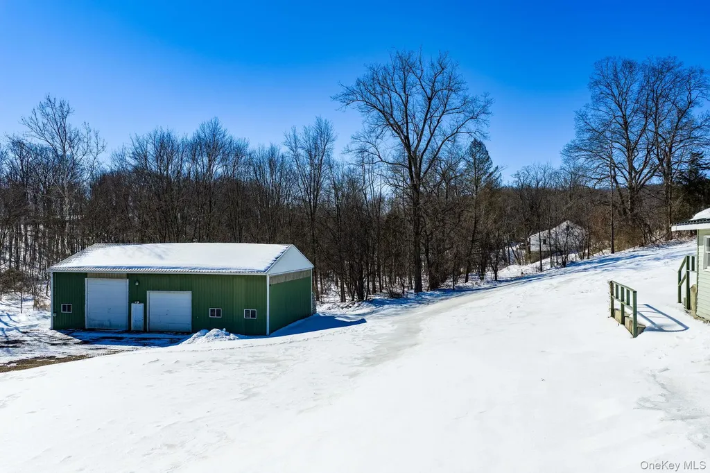 86 Carpenter Road New Hampton NY 10958