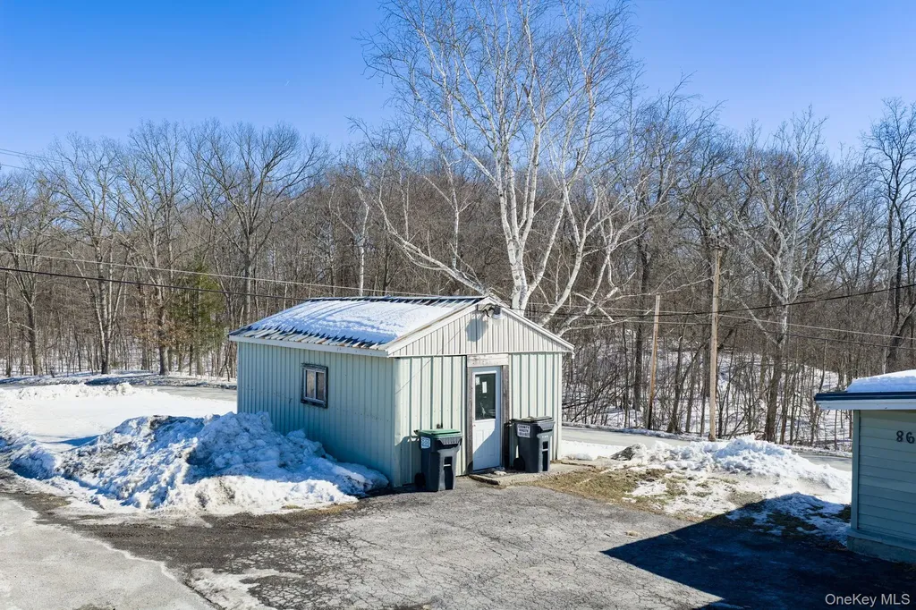 86 Carpenter Road New Hampton NY 10958