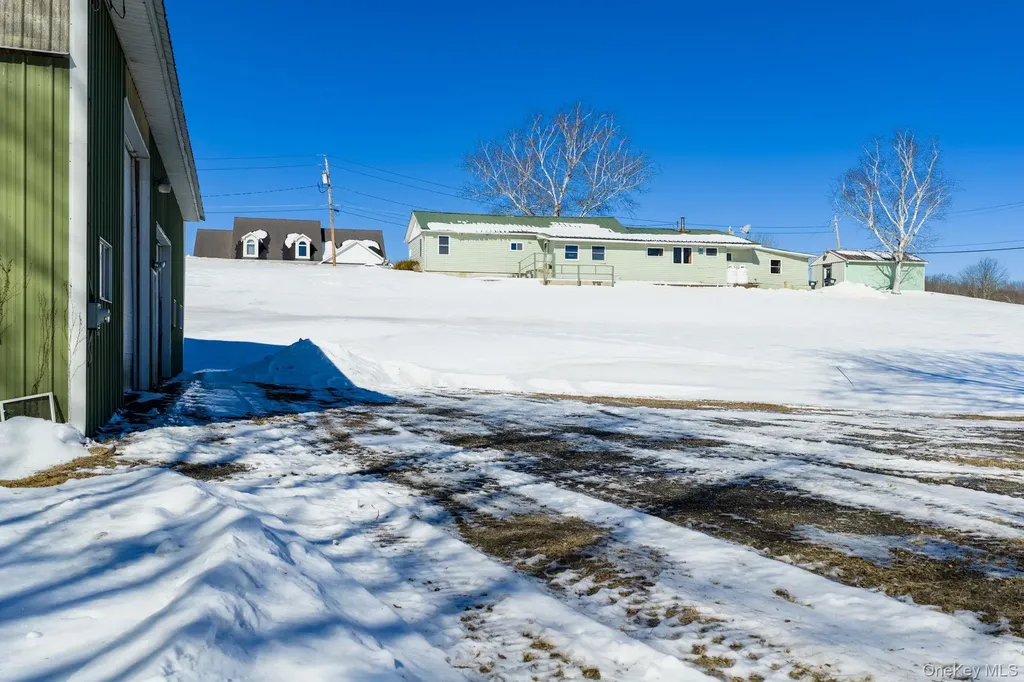 86 Carpenter Road New Hampton NY 10958