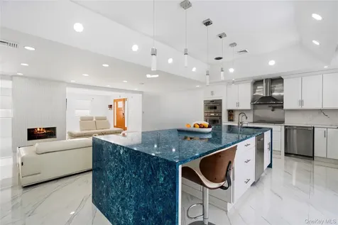 1 Strawberry Lane Roslyn Heights NY 11577