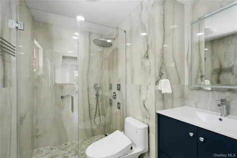 1 Strawberry Lane Roslyn Heights NY 11577