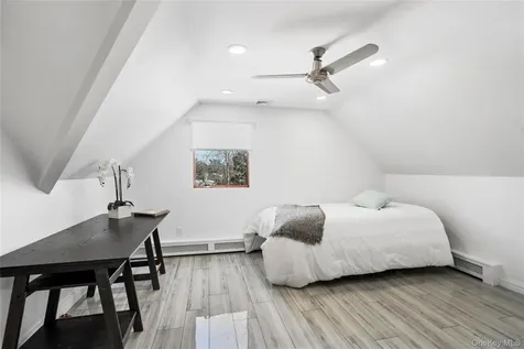 1 Strawberry Lane Roslyn Heights NY 11577