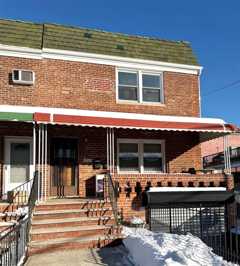 42-47 194th Street Flushing NY 11358