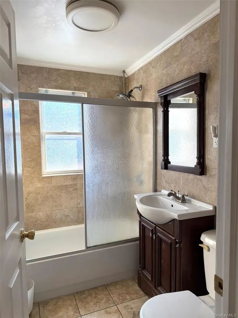 42-47 194th Street Flushing NY 11358