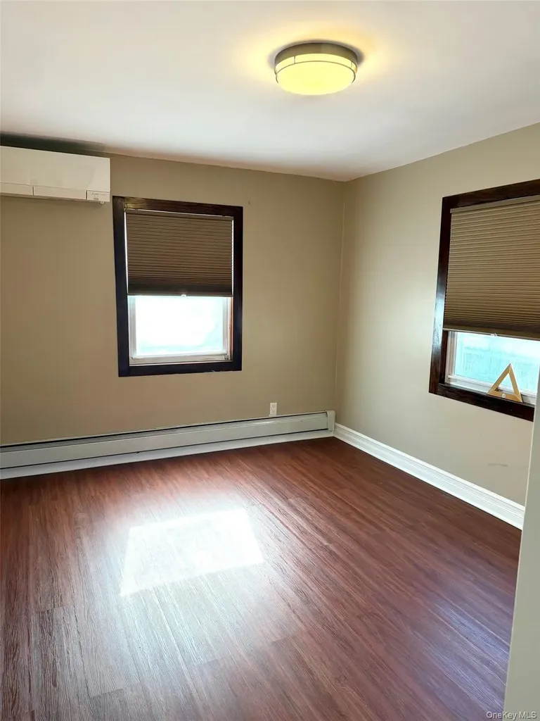 42-47 194th Street Flushing NY 11358