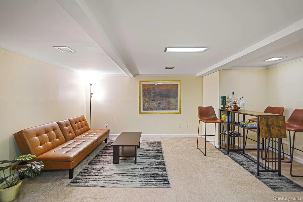 53 Canterbury Lane North Babylon NY 11703