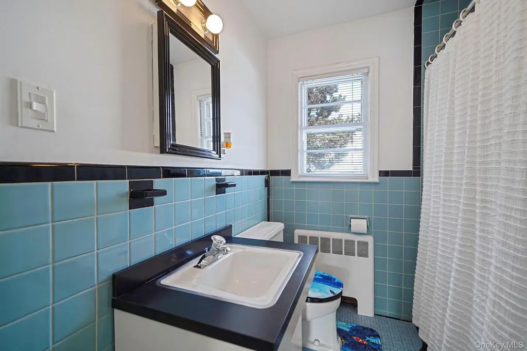 53 Canterbury Lane North Babylon NY 11703