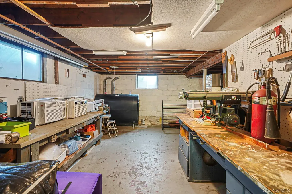 53 Canterbury Lane North Babylon NY 11703