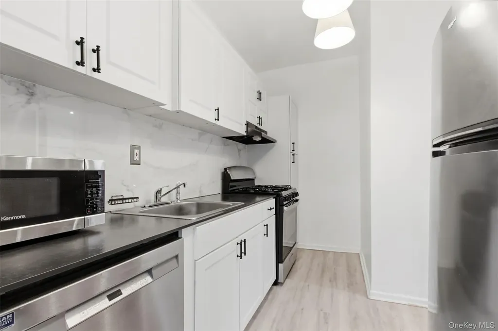 1015 Old Post Road Mamaroneck NY 10543