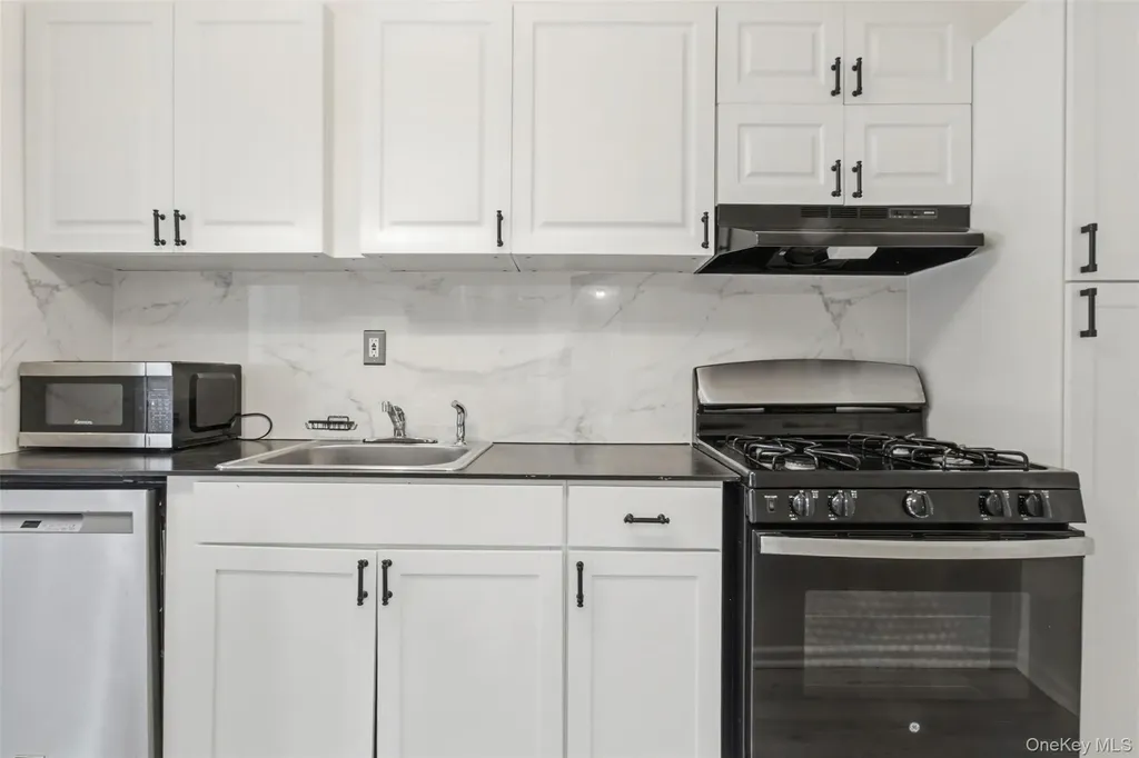 1015 Old Post Road Mamaroneck NY 10543