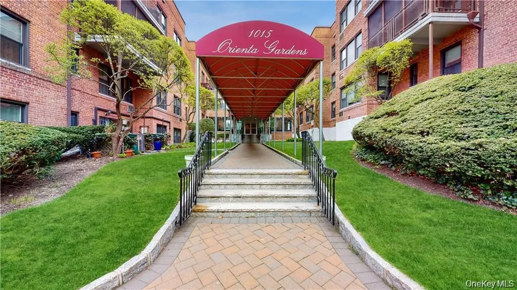 1015 Old Post Road Mamaroneck NY 10543