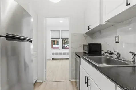 1015 Old Post Road Mamaroneck NY 10543