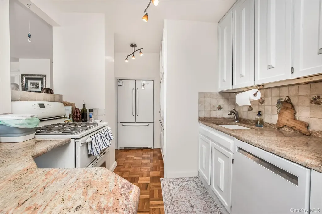 2500 Johnson Avenue Bronx NY 10463