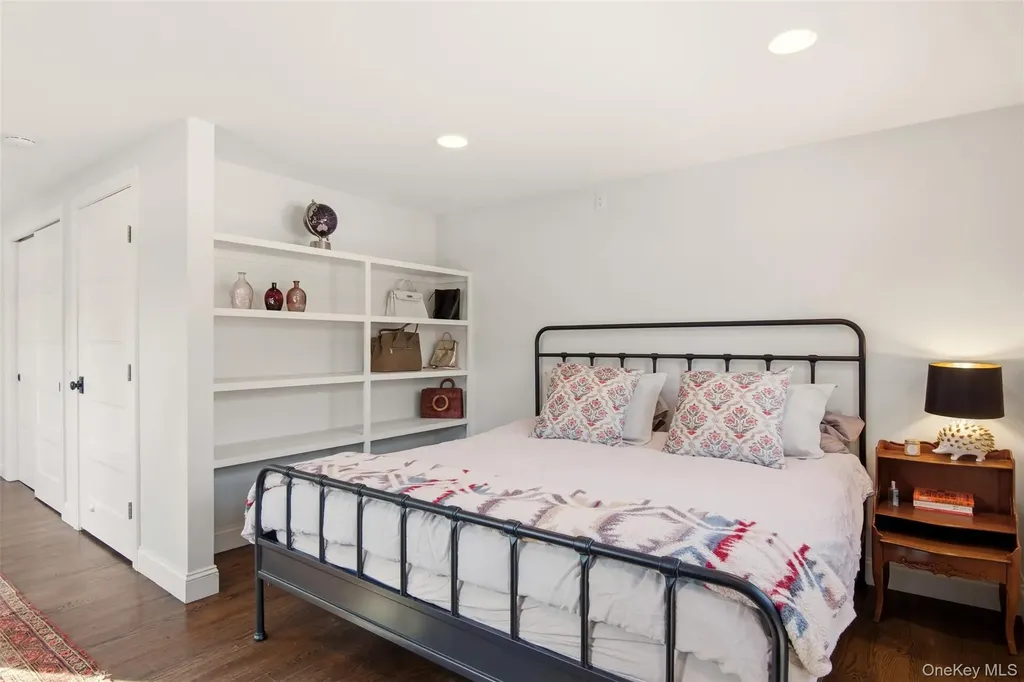 10 Beech Lane Stony Brook NY 11790