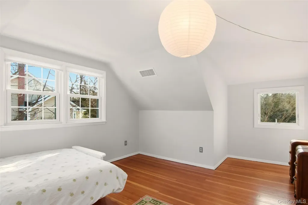 10 Beech Lane Stony Brook NY 11790