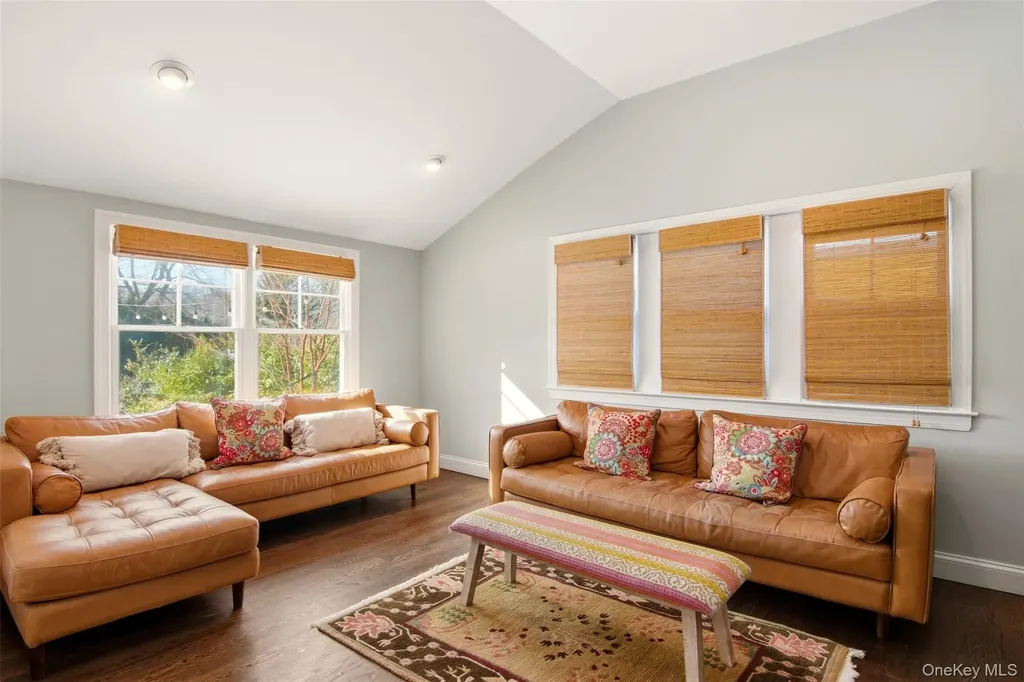 10 Beech Lane Stony Brook NY 11790