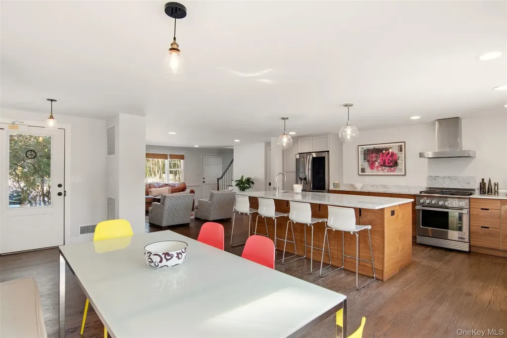 10 Beech Lane Stony Brook NY 11790