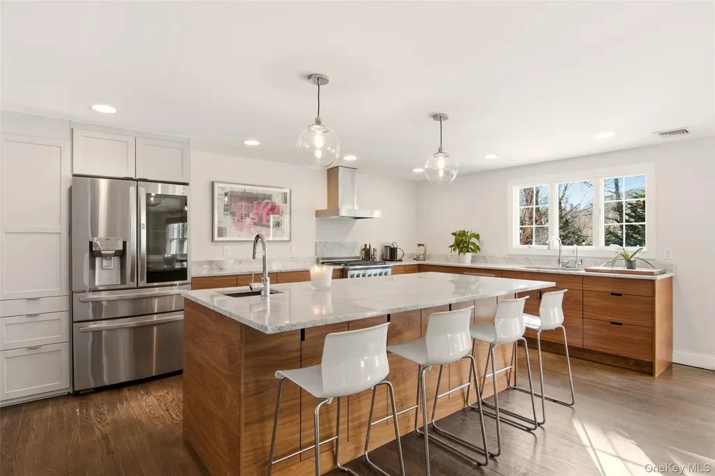 10 Beech Lane Stony Brook NY 11790