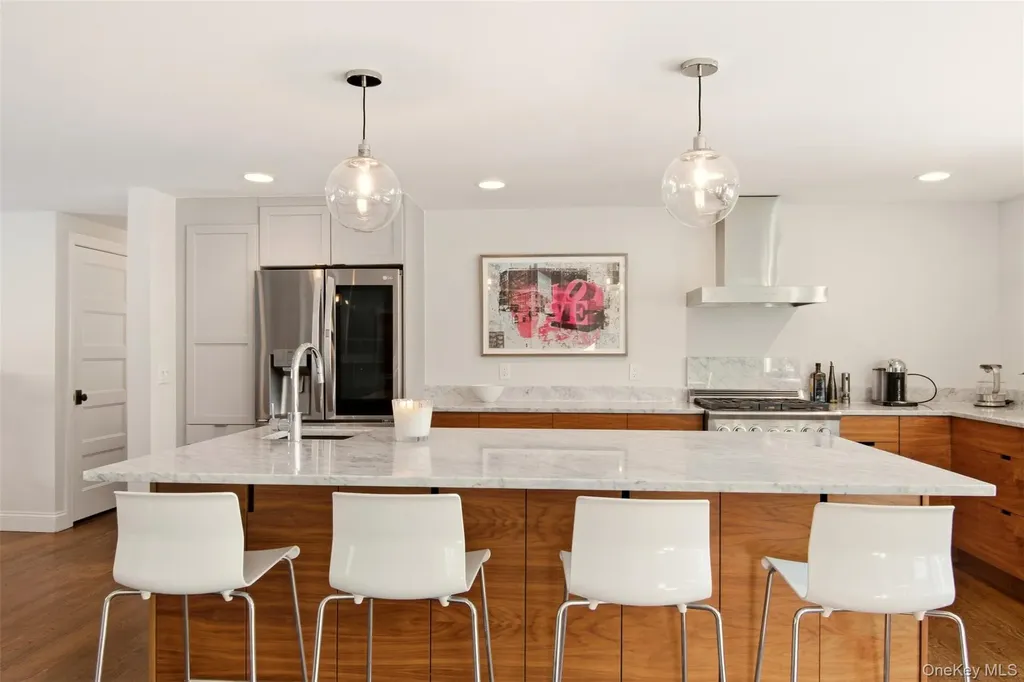 10 Beech Lane Stony Brook NY 11790