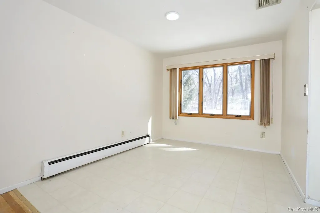 30 Bridle Road Spring Valley NY 10977