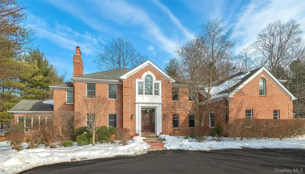 18 Harriman Drive Sands Point NY 11050
