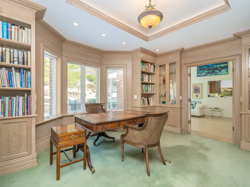 18 Harriman Drive Sands Point NY 11050