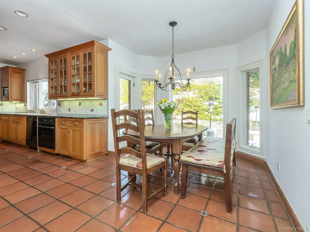 18 Harriman Drive Sands Point NY 11050