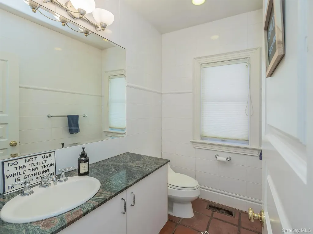 18 Harriman Drive Sands Point NY 11050