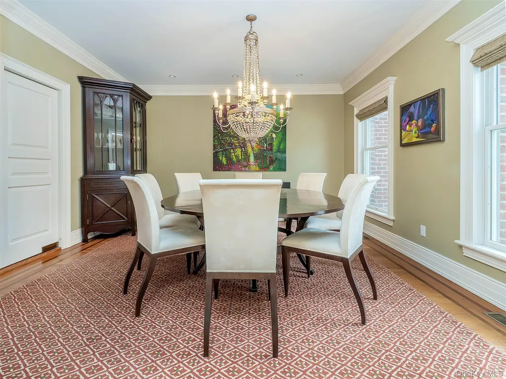 18 Harriman Drive Sands Point NY 11050