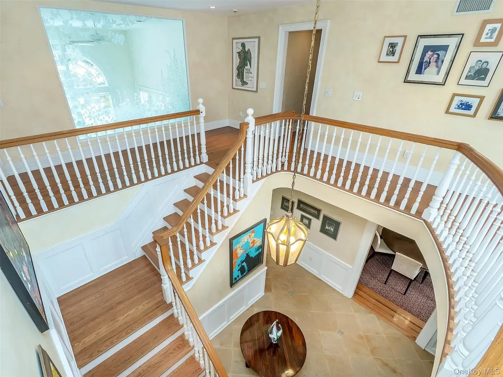 18 Harriman Drive Sands Point NY 11050