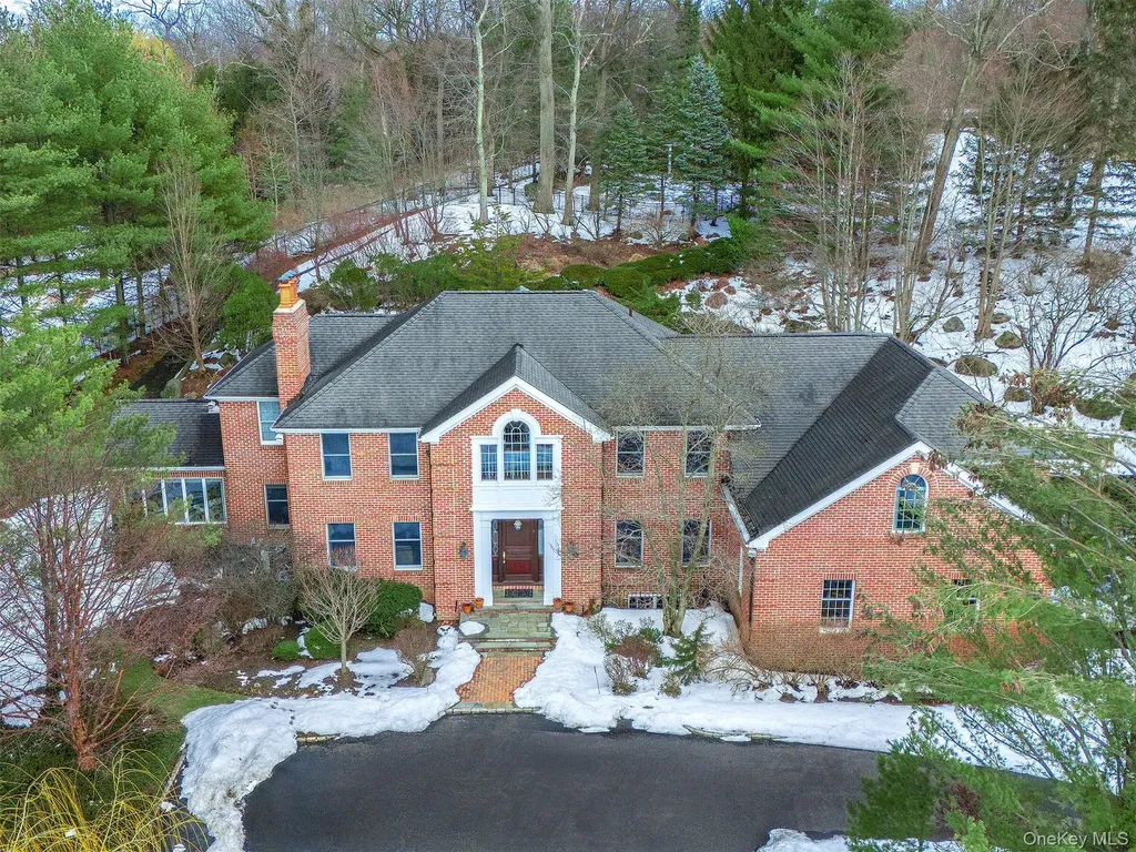 18 Harriman Drive Sands Point NY 11050
