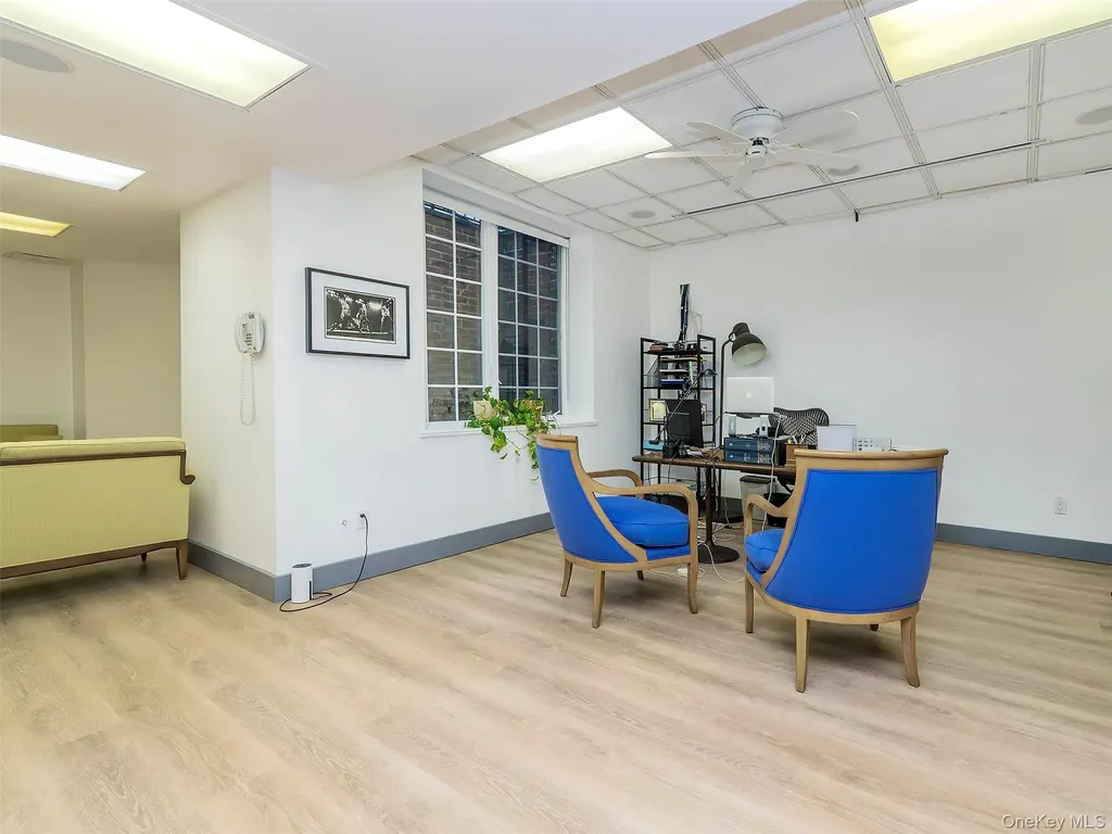 18 Harriman Drive Sands Point NY 11050