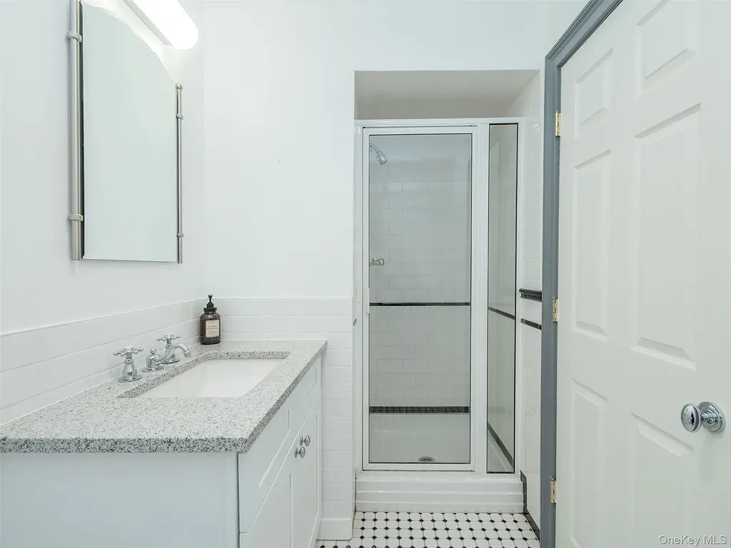 18 Harriman Drive Sands Point NY 11050